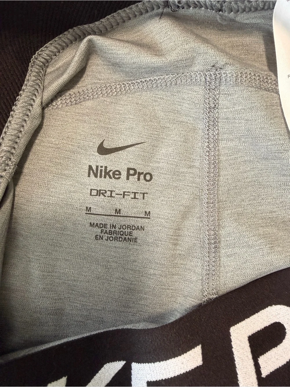 Nike Pro Women’s Gray Performance Leggings